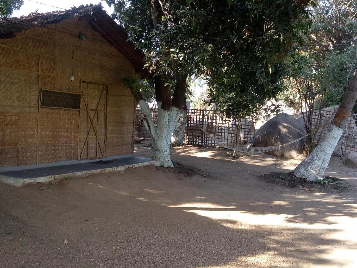 Sunrise Guest House & Restaurant Hampi Εξωτερικό φωτογραφία